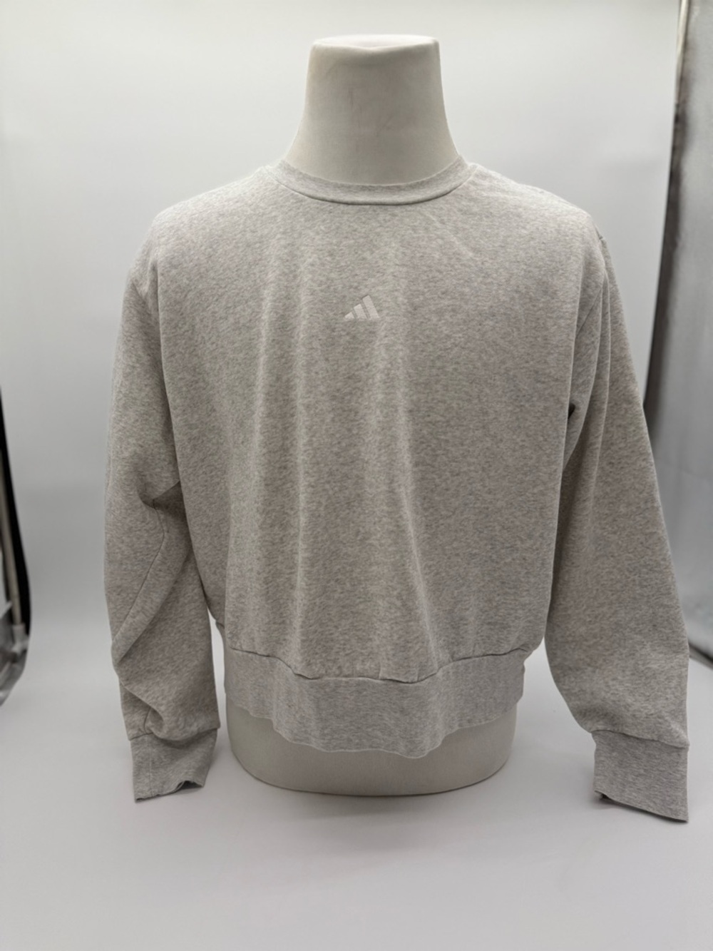 Adidas Women's Loose Slight Cropped Sweatshirt Light Gray Size 2X Plus Size EUC - Picture 3 of 14